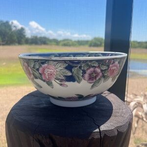 Andrea by Sadek Round serving plate, tall, with floral pattern